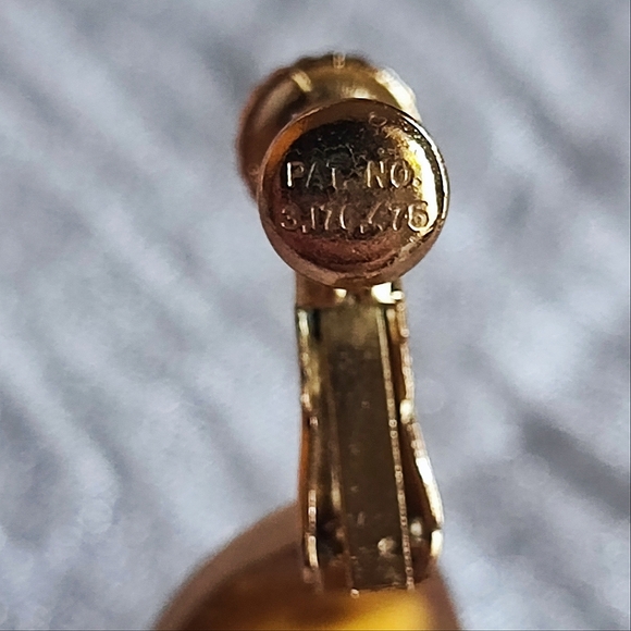 Napier Vintage Signed Comfort Clip Gold Tone Hoop Swiss Cheese Cut Out Earrings - Picture 9 of 14